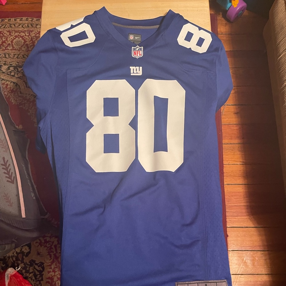 a Large Victor Cruz jersey and a XL Victor Cruz T-shirt
